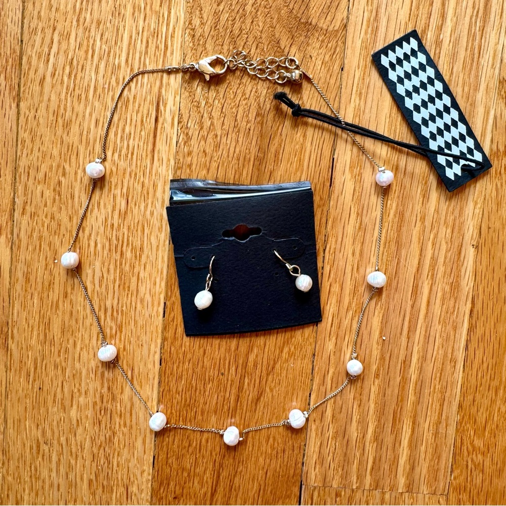 Faux Pearl Gold Necklace and Earrings Set